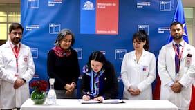Ministerios de Salud y Seguridad Pública firman convenio que agiliza procedimientos policiales en servicios de urgencia de la red pública