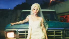 Mon Laferte lanza Femme Fatale vol.2: suma colaboraciones con St.Vincent y Javiera Electra
