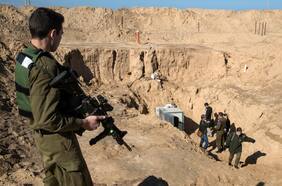 Israel comienza a bombear agua de mar a los túneles de Hamas en Gaza