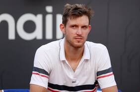 Un frío saludo y un efusivo festejo del francés: el tenso final del duelo entre Nicolás Jarry y Corentin Moutet