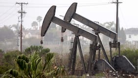 Precios del petróleo anotan en junio su mayor caída mensual desde principios de 2020