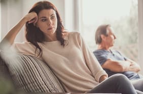 Cómo las personas que “crean problemas o dificultan la vida” pueden acelerar el envejecimiento, según un estudio