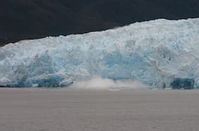 Cómo sensores sísmicos han detectado más de 1.200 desprendimientos de hielo en glaciares, según un estudio chileno
