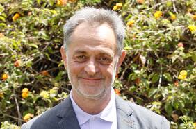 Premio Nacional de Ciencias Aplicadas a Ricardo Araya Baltra, el médico que visibilizó la Violencia Intrafamiliar en Chile