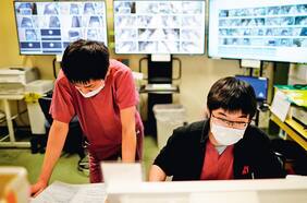 Japón lucha contra la burocracia: adiós al fax y los sellos