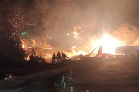 Voraz incendio destruye dependencias del camping Pehoé al interior del Parque Nacional Torres del Paine