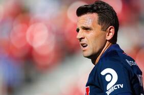 Dolido y cerca de irse: Montillo entra en conflicto con la U por su renovación