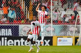 Chile y el Necaxa: el vínculo eterno que llegan a reforzar Jorge Valdivia y Ángelo Araos