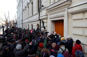 Putin da golpe final a histórica ONG defensora de los DD.HH. y enemiga del Kremlin