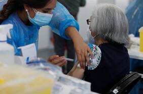 Avanza tercera semana del proceso de inmunización contra el Covid-19: hoy es el turno de adultos mayores de 66 años