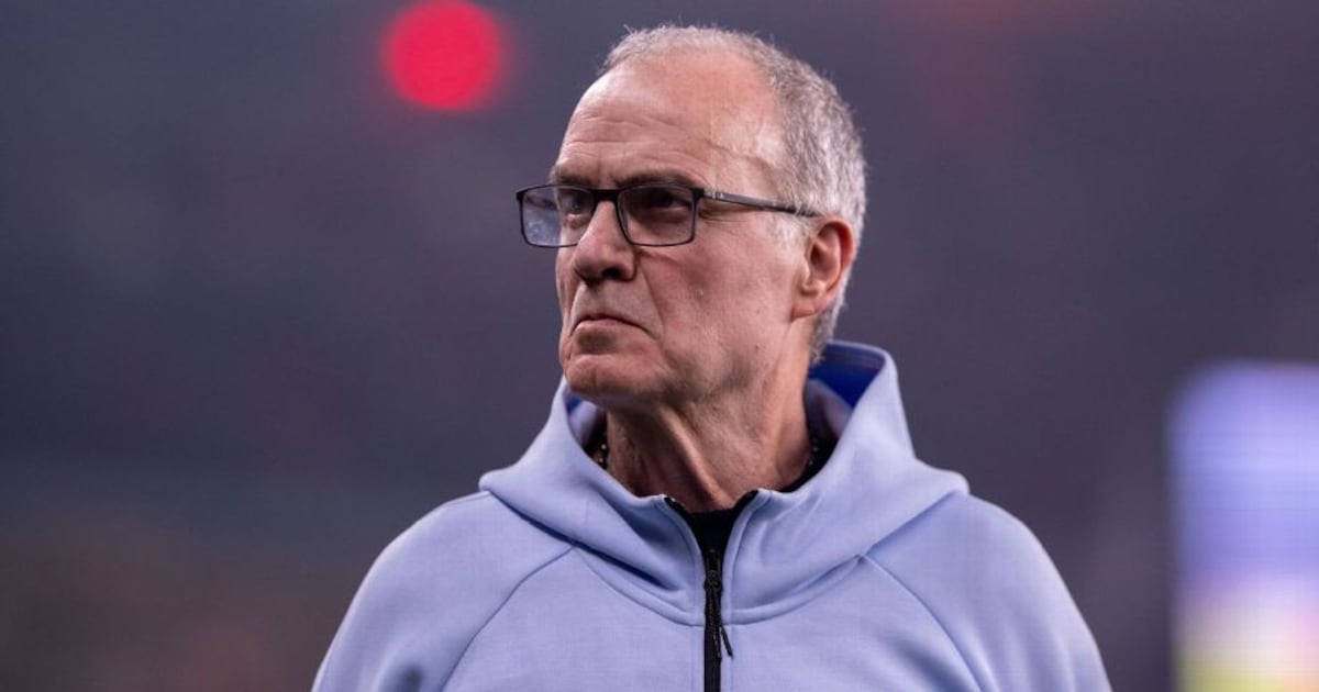 Diego Forlán asumirá el mando de la selección de Uruguay tras la salida de Marcelo Bielsa