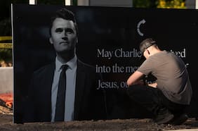 EE.UU. despide a Charlie Kirk en medio de llamado de Trump a perseguir a sus “enemigos políticos”