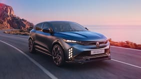 El nuevo Renault Megane E-Tech luce más deportivo y con más carácter