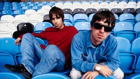 “Casi me arranca la cara”: cómo fue la dura pelea entre Noel y Liam Gallagher que separó a Oasis