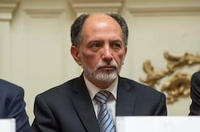 En medio de crisis en la Corte Suprema: ministro Sergio Muñoz solicita permiso y vacaciones para ausentarse tres semanas