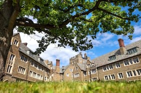 EEUU: Universidad de Cornell anuncia revisión independiente por denuncia de violación grupal contra exalumna