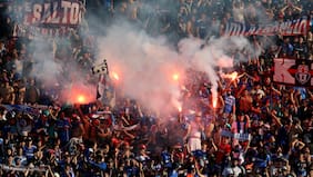 Con dardos a Carabineros: en Argentina lanzan dura advertencia a los hinchas de la U en la previa a la revancha ante Lanús