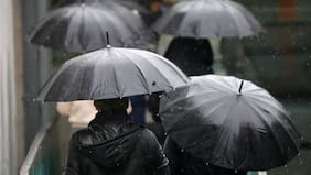 Confirman lluvia más intensa para Santiago este fin de semana: revisa el día y los sectores afectados