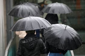 Confirman lluvia más intensa para Santiago este fin de semana: revisa el día y los sectores afectados