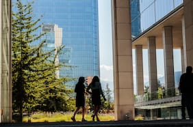 Al debe en equidad de género: menos del 10% de las empresas listadas en bolsa en Chile tiene metas al respecto