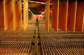 Exportaciones de cobre caen en agosto y llegan a su menor nivel en un poco más de un año