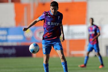 Fernando Zuqui destaca el compromiso de la UC para quedarse con el clásico contra la U.