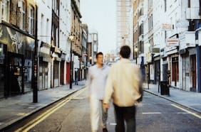 El punto de fuga más famoso de la Cool Britannia: cómo se hizo la portada de (What’s the story) Morning Glory?