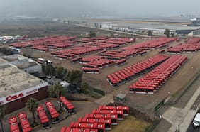 Ministro de Transportes descarta reducción de oferta de buses en la RM para optimizar costos