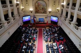 Frente Amplio fija encuentro para establecer lineamientos ideológicos en medio de divisiones internas y debate presidencial