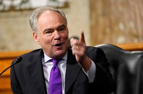 Senador demócrata presenta proyecto de ley para impedir que Trump ataque Irán sin contar con la aprobación del Congreso