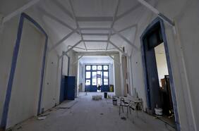 Mineduc licita catastro de estado de colegios y alcaldes RM confrontan evaluación de sus comunas