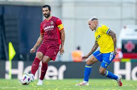 Villarreal, con uno menos, vuelve a caer en su visita a Cádiz