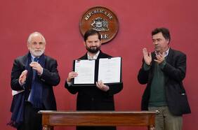 Presidente Boric cierra filas con Montes tras allanamientos: “Fue instruido a propósito de una denuncia del mismo ministro”