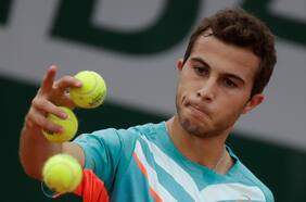 Más de 100 millones de pesos: tenista francés es multado por una sorprendente actitud antideportiva