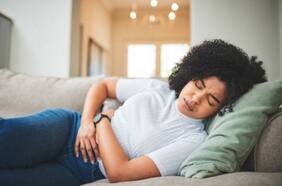 ¿Por qué se inflama la vesícula biliar y cómo se puede tratar?