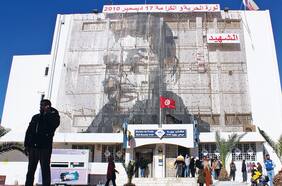 Primavera Árabe: Crece la ira en la ciudad tunecina donde hace 10 años explotó el conflicto