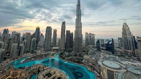 Emiratos Árabes Unidos ordena la evacuación del Burj Khalifa tras el ataque con misiles iraníes