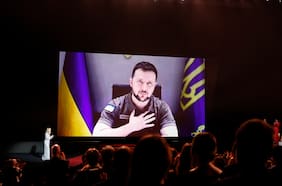 Zelenski recibe ovación en Festival de Cine de Cannes: presidente ucraniano citó filme “El gran dictador” de Chaplin