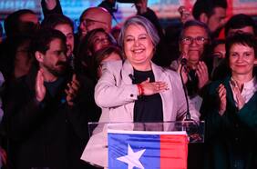 “Vengo a ofrecer mi corazón”: el discurso de Jara tras triunfar en las primarias