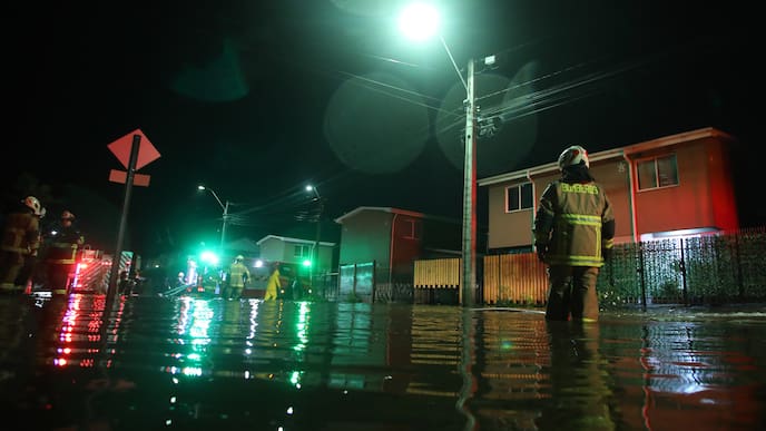 Sistema frontal en Chile, EN VIVO: sigue las lluvias, alertas de Senapred y cortes de luz este sábado