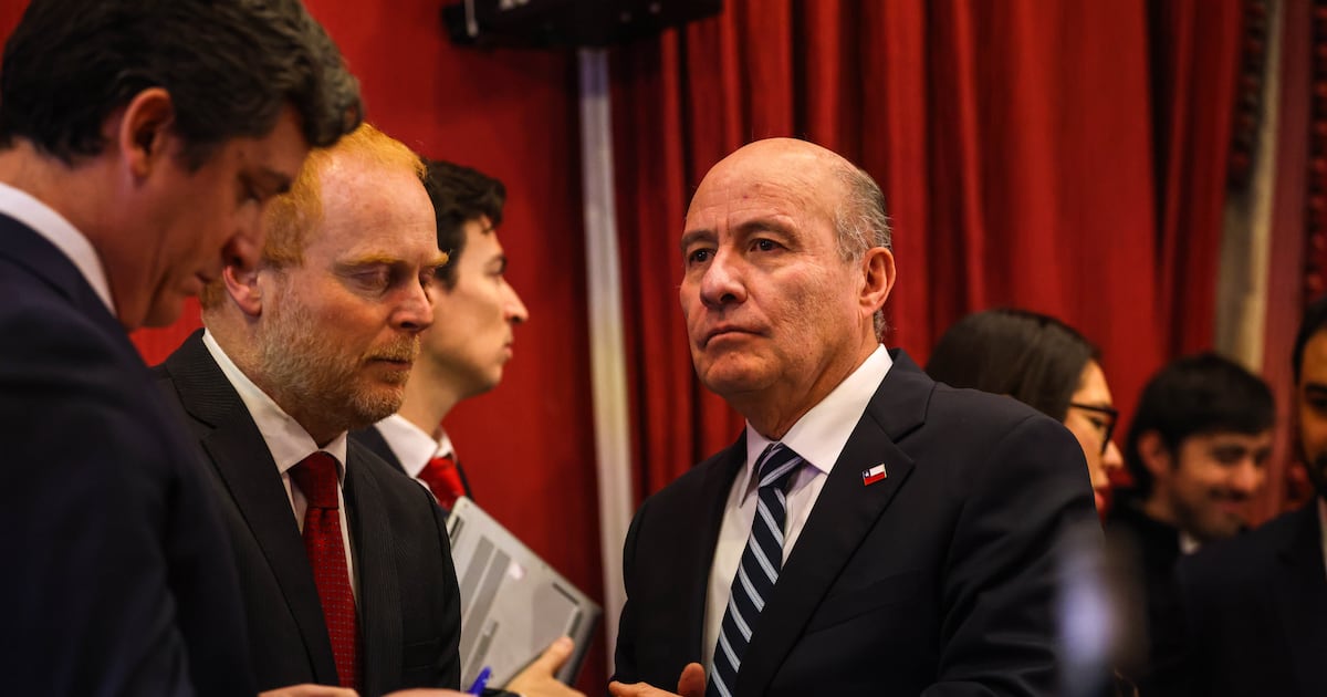 Comisión de Hacienda aprueba invariabilidad tributaria pese a tensiones con el PPD