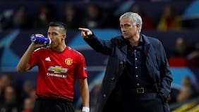 Excompañero de Alexis Sánchez explica su fracaso en el Manchester United: “Tenía que cambiar para adaptarse a Mourinho”