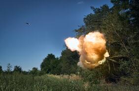 Avance militar ruso obliga a Ucrania a evacuar a miles de civiles en región de Járkiv