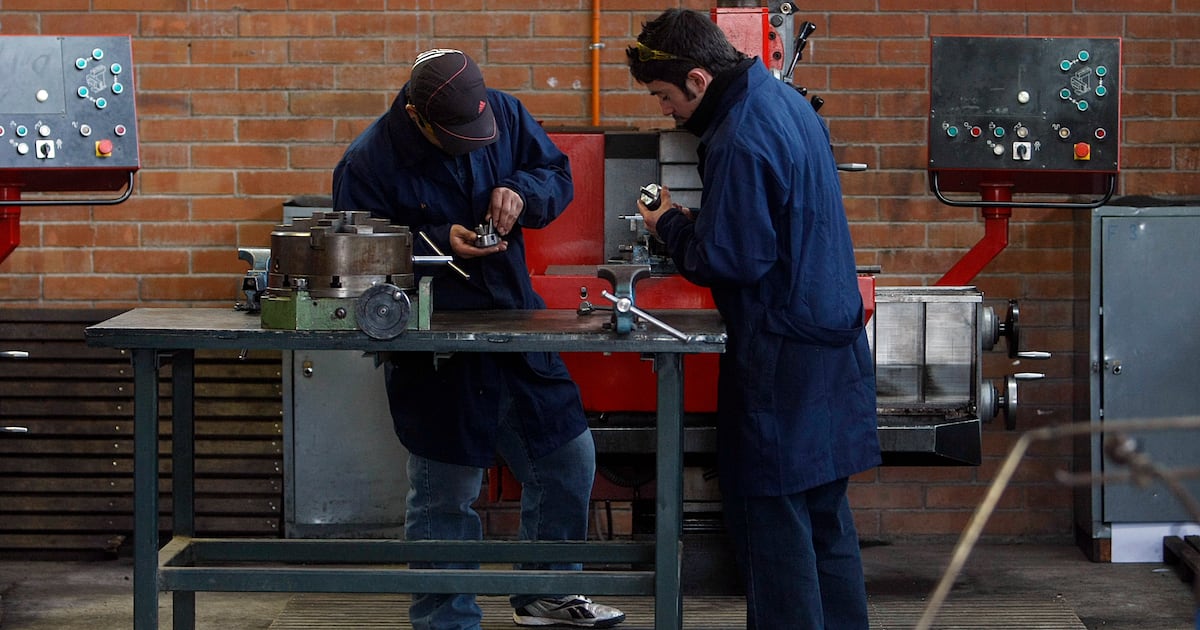 Ingresos más altos, mayor edad y más extranjeros: radiografía de los nuevos trabajadores que cotizan en el sistema de AFP