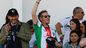 Banda británica Massive Attack asiste a partido de Palestino antes de su show en el Fauna Primavera