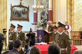 General Yáñez anuncia ascenso a suboficial mayor de cabo Palma y cambio de nombre a la Cuarta Comisaría de Santiago en su honor