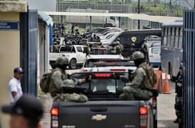 Noboa declara conflicto armado interno y ordena a militares neutralizar a grupos criminales en Ecuador