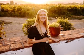 “En diciembre ya empiezan a decir que faltan nueve meses para el 18″: tiktoker estadounidense relata su vida en Chile