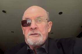 Reaparece Salman Rushdie: “La libertad de expresión no se había visto bajo semejante amenaza en los países de Occidente”