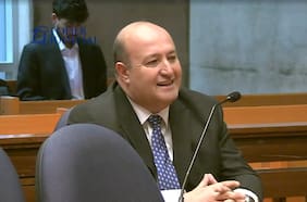 Fiscalía da a conocer chats de Hermosilla y Guerra sobre causa contra Chadwick por el 18-O y gestión por Héctor Espinosa